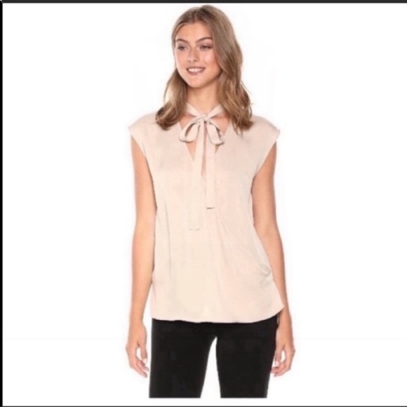Theory Women's Sleeveless Relaxed Wrap Vneck Top
Silk NWT! sold out ! Exclusive - Picture 1 of 10